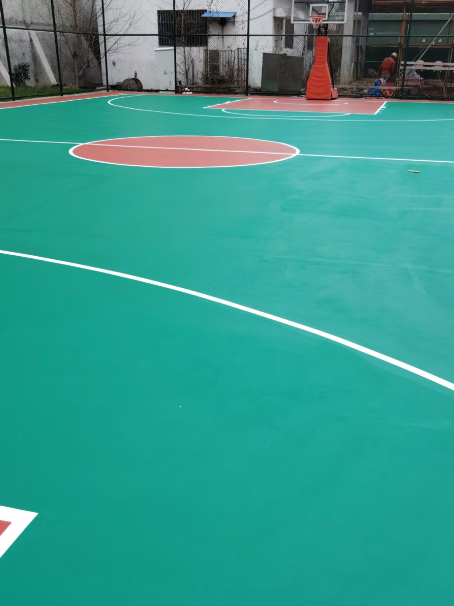 镇坪 球场长期使用易出现地面开裂